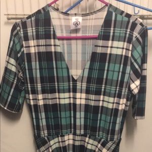 Large flannel green looking Austen